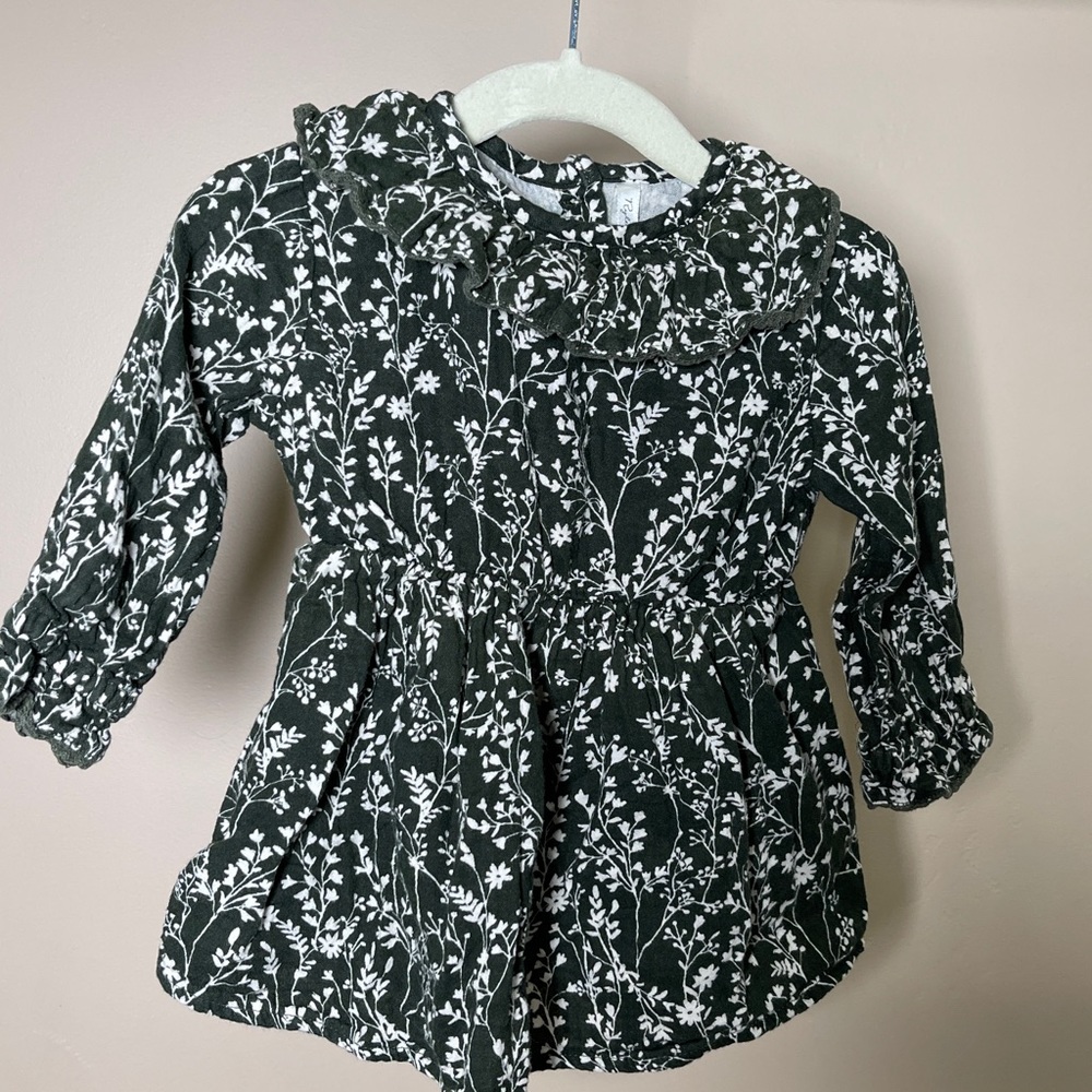 Rylee + Cru Green floral dress. 12-18 month.